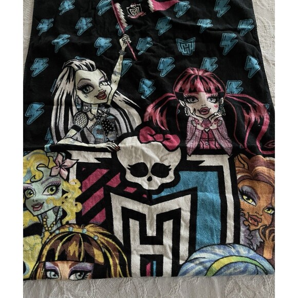 Monster High Beach Towel 27" x 54" 2014 Colorful - Picture 1 of 16